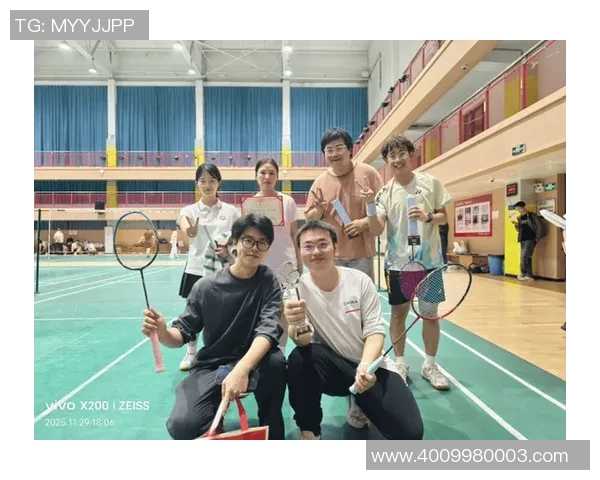 南京羽毛球队在联合会杯中的耐力表现分析与赛场精彩瞬间回顾